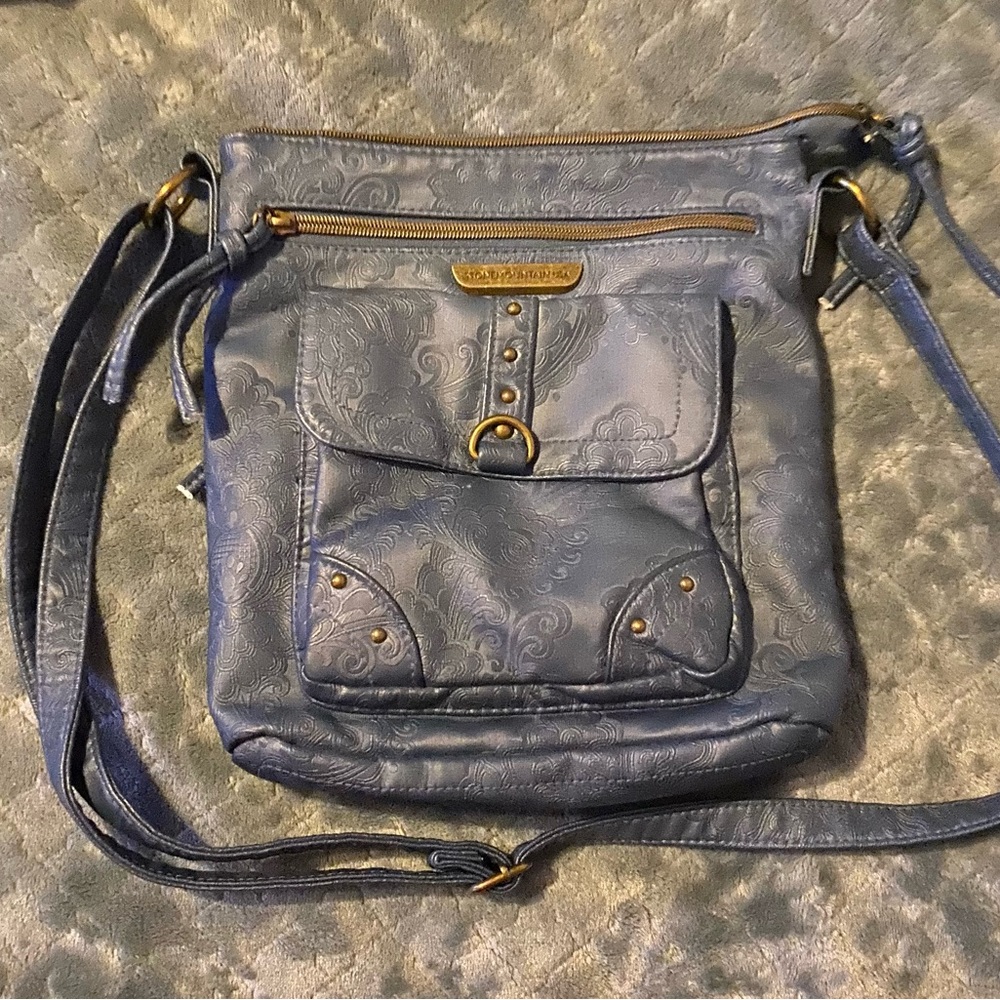 Stone Mountain crossbody